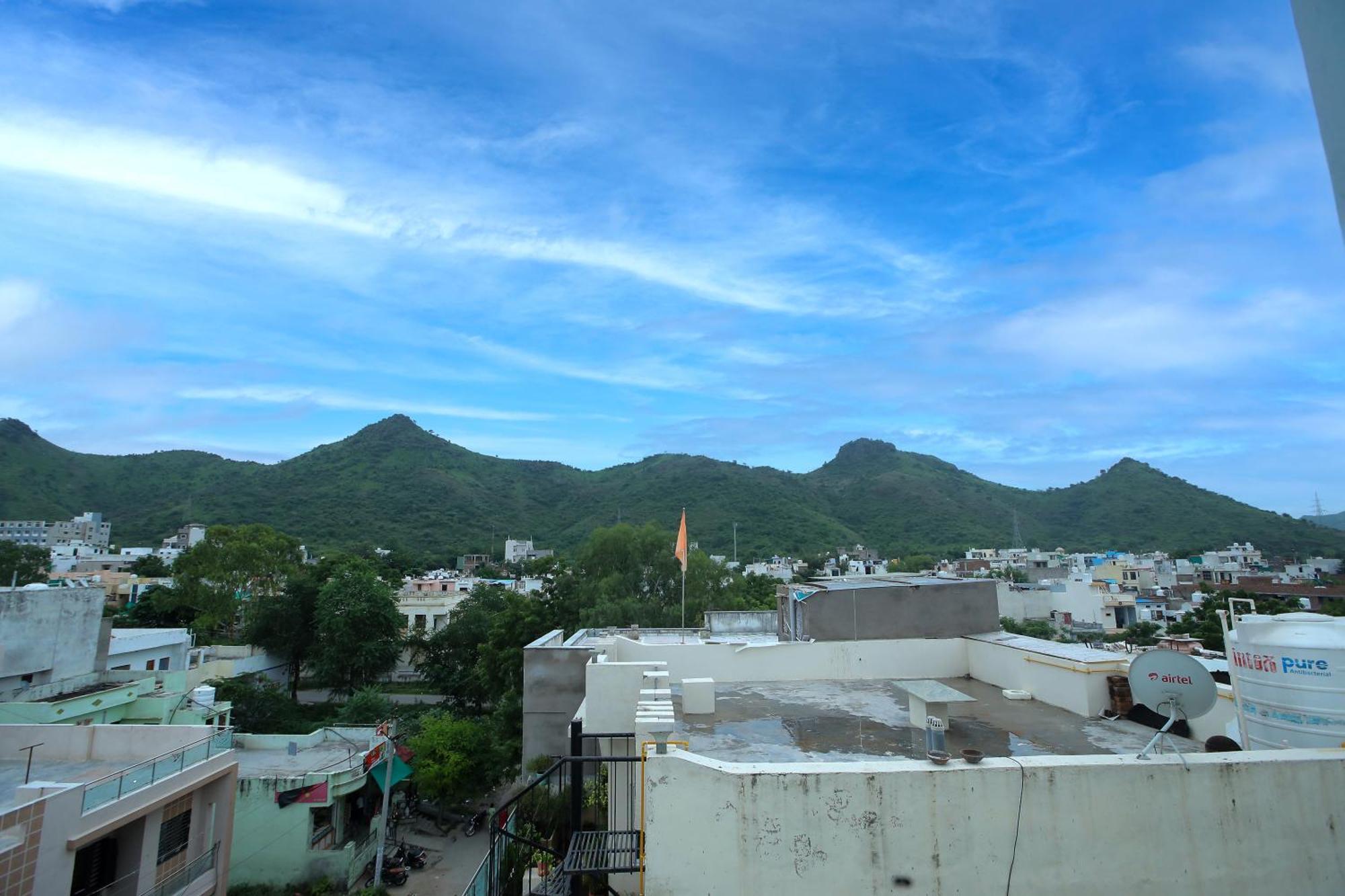 Chitrakoot Residency Aparthotel Udaipur Exterior photo