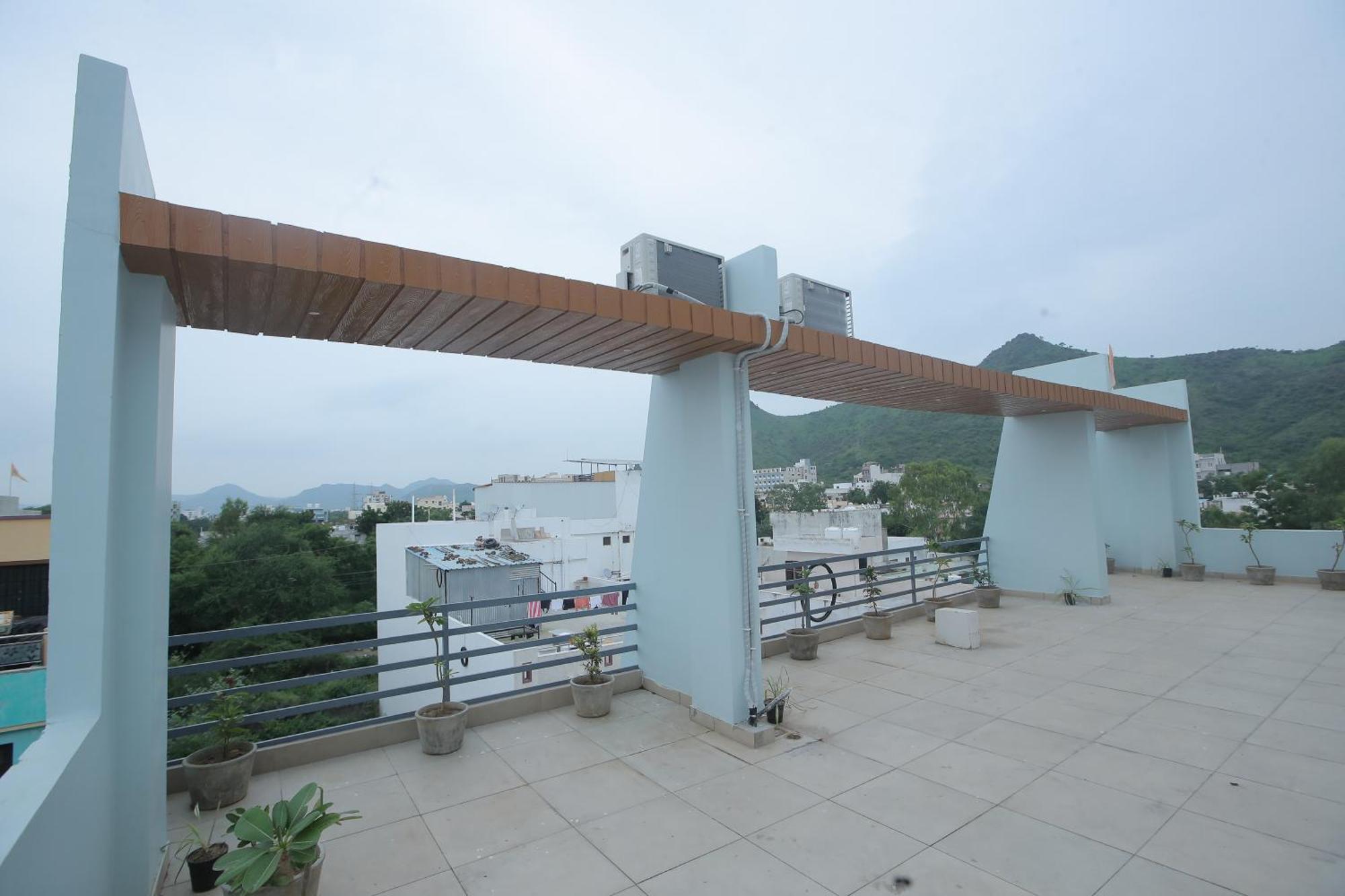 Chitrakoot Residency Aparthotel Udaipur Exterior photo